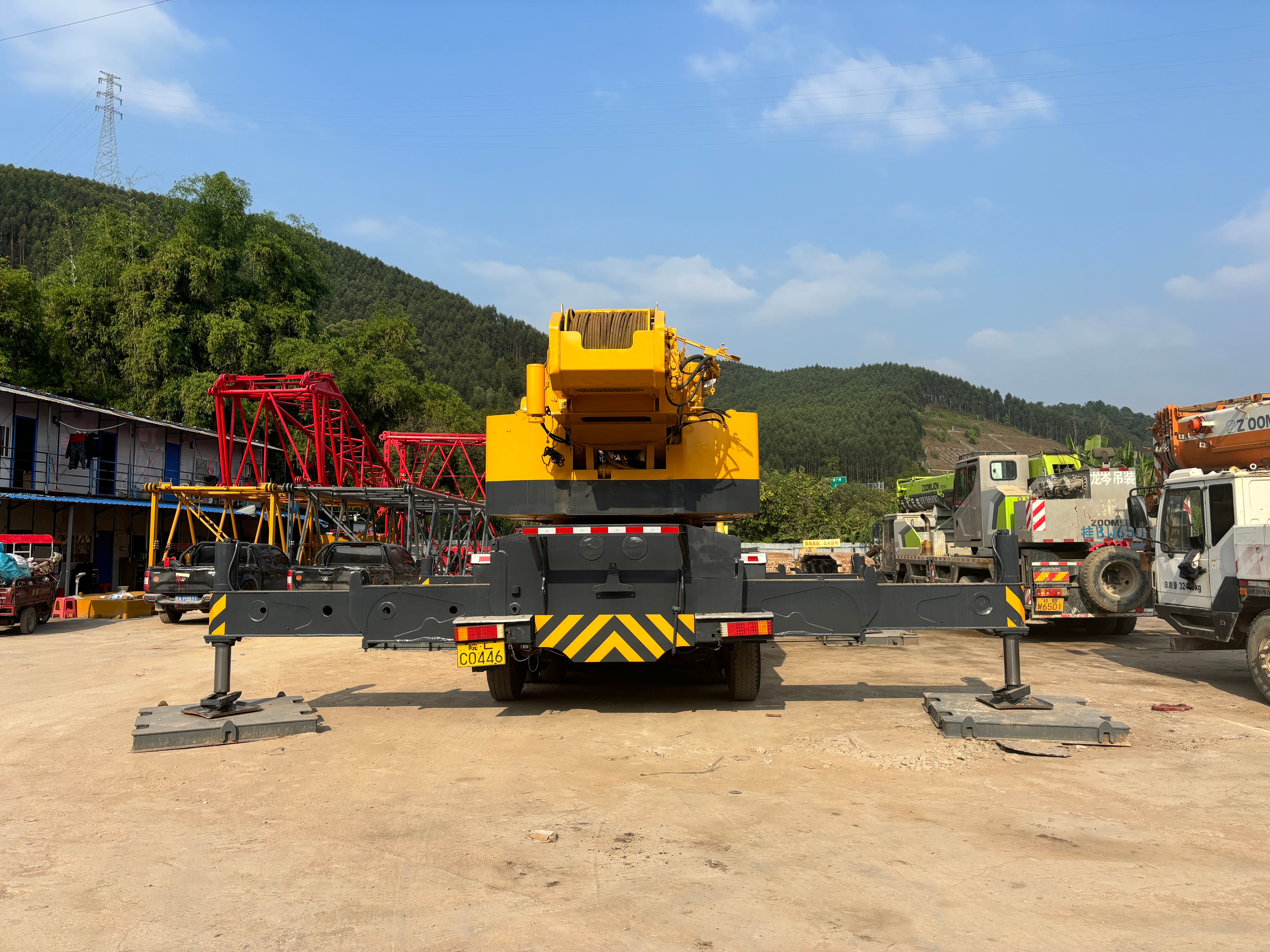 2010 XCMG  Truck Crane 110 Ton