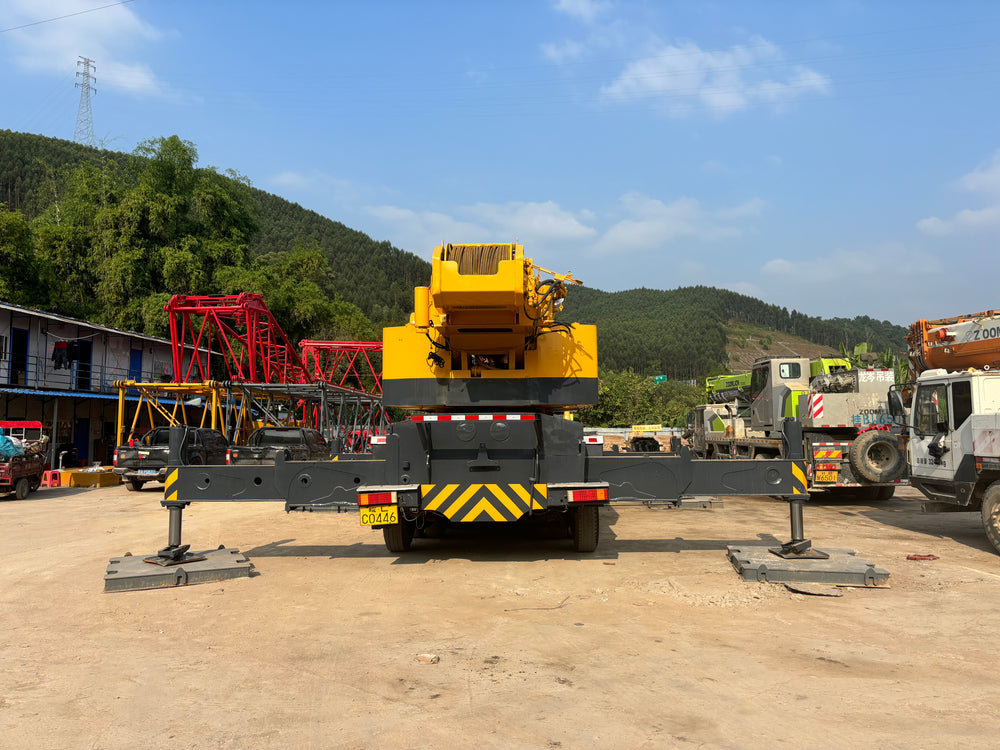 2010 XCMG  Truck Crane 110 Ton