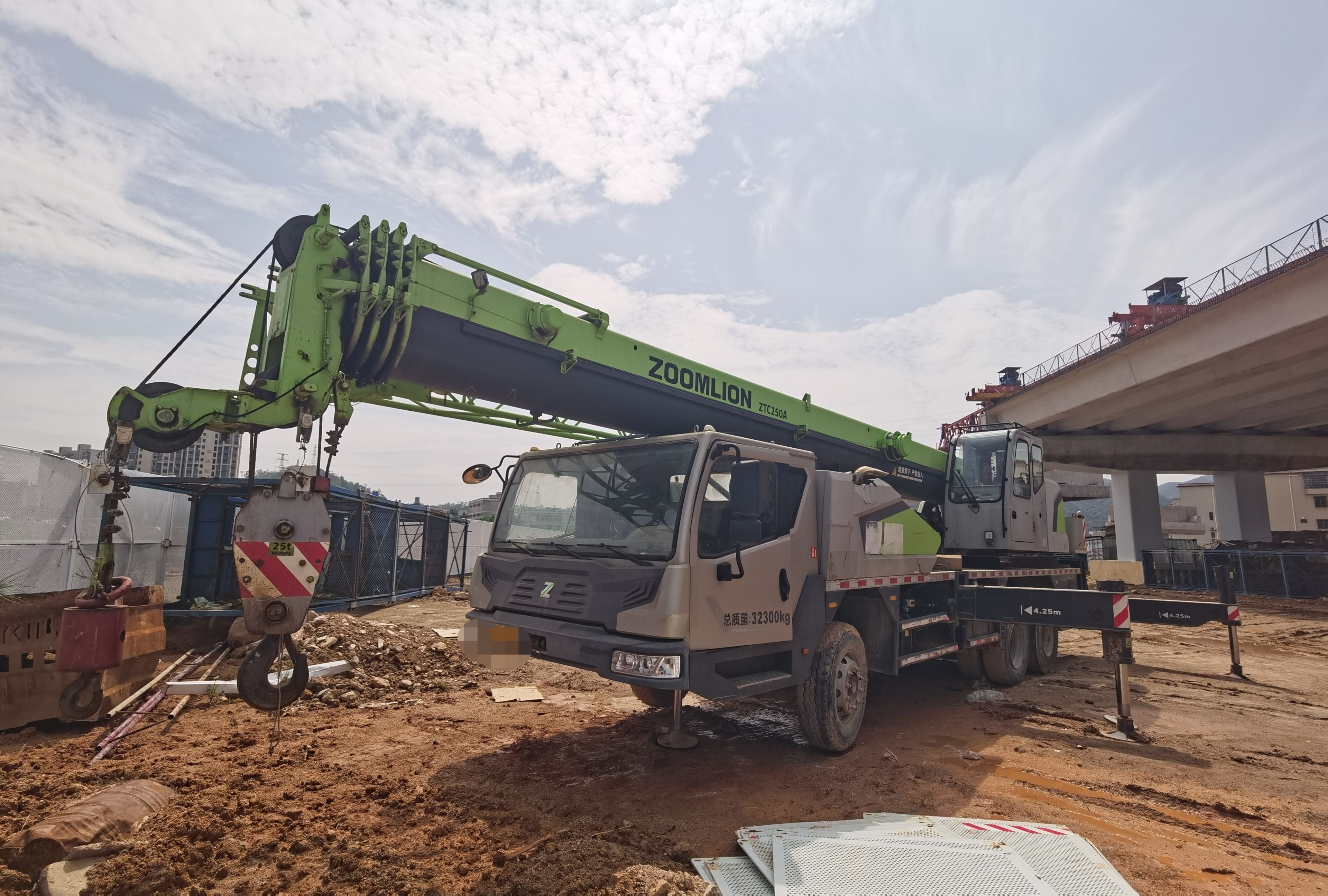 2021  Zoonmlian  25ton  ZTC250A